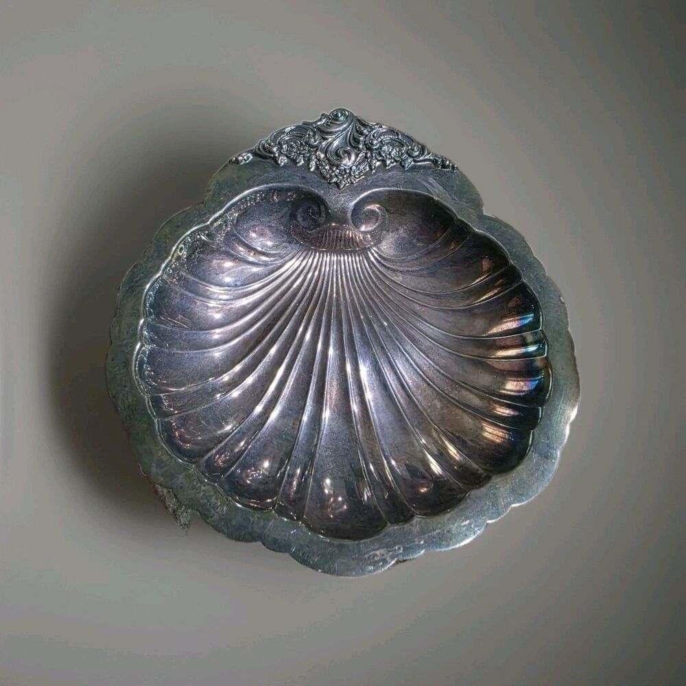 VINTAGE BAROQUE BY WALLACE 277 SILVERPLATE SHELL CANDY NUTS BONBON DISH, SIGNED.